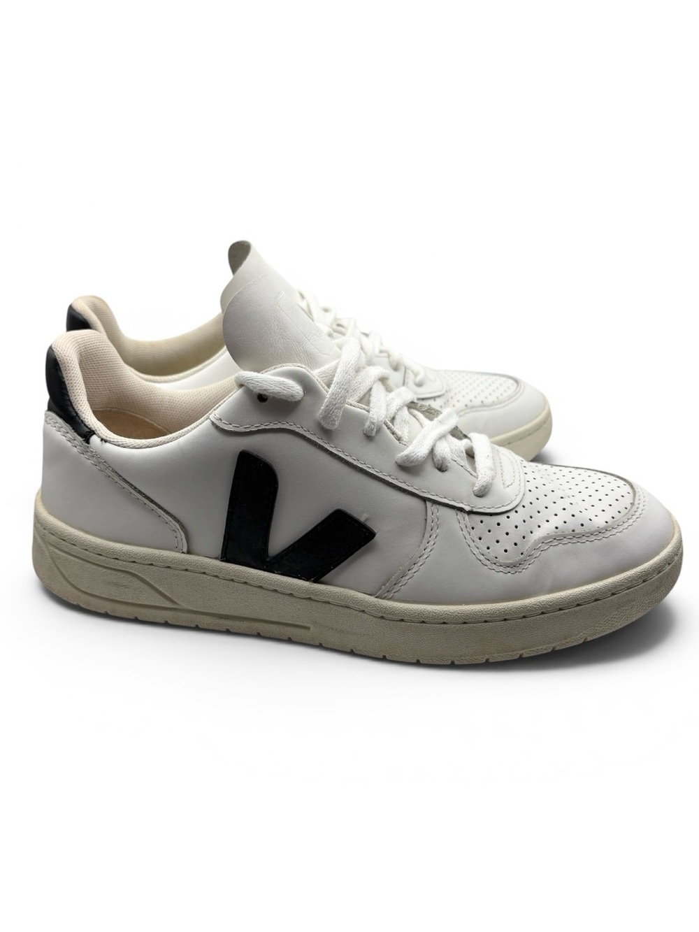 Veja White & Black Leather Sneaker Low Cut